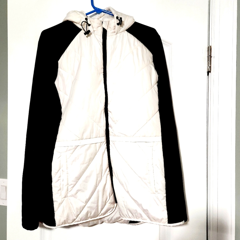 Livi black and white size 18/20 hooded jacket